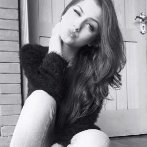 Pakistani Showbiz Celebrity Escort Mahira